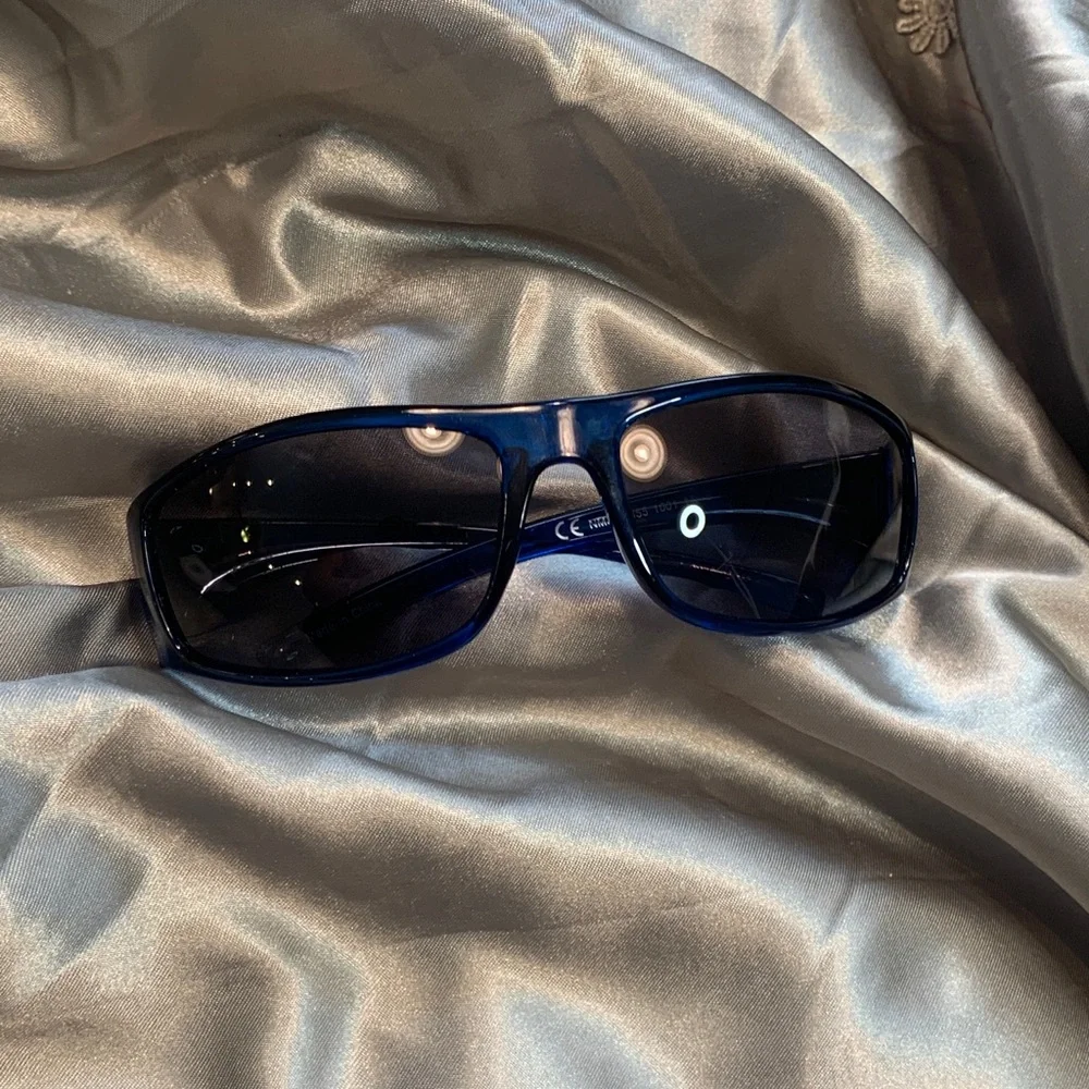 🌹Tommy Bahama Kids• Unisex Wrap Around UV Deep Blue Transparent Sunglasses